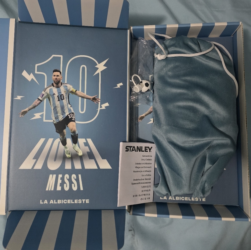 Stanley Striped Blue and White Tumbler with Gold Accents MESSI FIFA 2026 - Picture 3 of 7